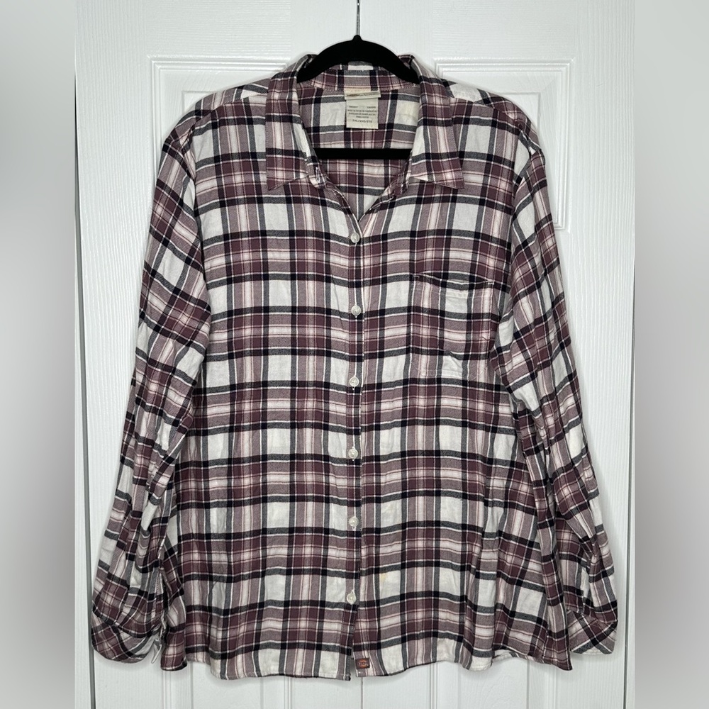 Dickies Size 2XL - White and Purple Plaid Button-Down Shirt